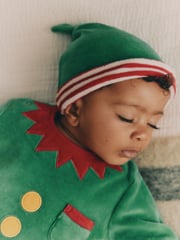 Green Elf Baby Christmas Sleepsuit & Hat Set (0mths-2yrs) - Image 4 of 13