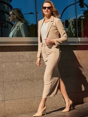 Sosandar Cream Petite Cropped Tailored Blazer - Image 6 of 6