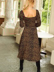 Sosandar Leopard Print Square Neck Jersey Midi Dress - Image 4 of 4