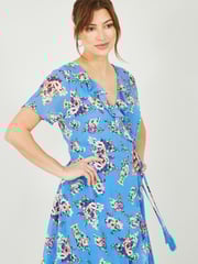 Yumi Blue Floral Print Wrap Midi Dress - Image 2 of 2