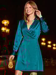 Sosandar Green Satin Collared Faux Fur Wrap Dress - Image 3 of 5
