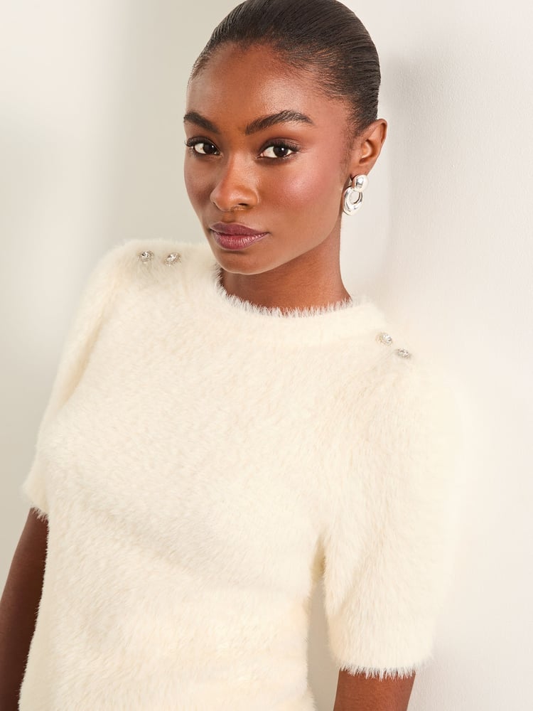Lipsy Ivory White Cable Knitted Short Sleeve Embellished Jumper - Image 2 of 4 Lipsy Ivory White Cable Knitted Short Sleeve Embellished Jumper - Image 2 of 4