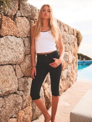 Schwarz - Kurz geschnittene Capri-Jeans - Bild 1 von 6