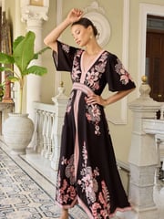V&A | Love & Roses Pink and Black Printed V Neck Hanky Hem Midi Dress - Image 4 of 4