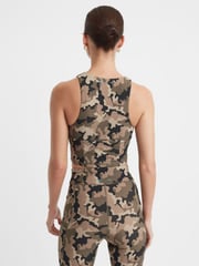 The Upside Kurzes Tanktop in Camouflage - Bild 5 von 5