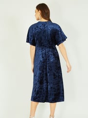 Yumi Blue Velvet Kimono Midi Dress - Image 4 of 5