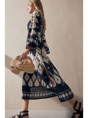 Natural Leather Bow Clutch Bag - Image 2 of 9