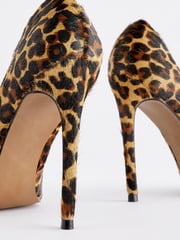 Leopard Signature Leather Court Shoes - Image 6 of 8