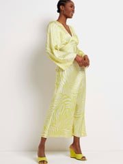 River Island Green Light Long Sleeve Geometric Dress - Image 3 of 4
