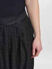 Gina Bacconi Sabine Satin Jacquard Pull On Black Trousers - Image 4 of 5