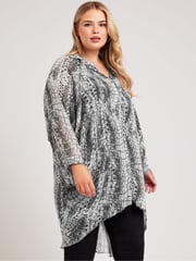 Yours Curve Grey Snake Print Longline Batwing Sleeve Shirt - Image 4 of 5